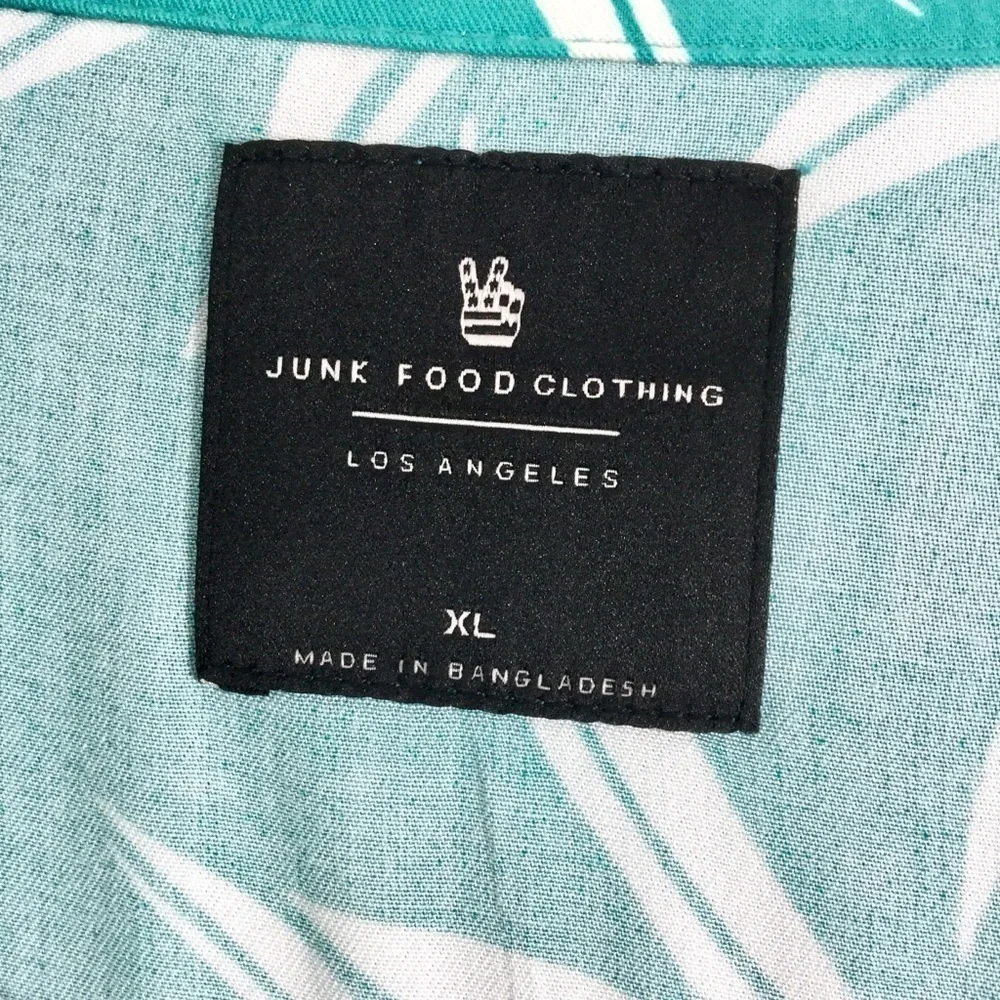 Junk Food Clothing Coal One Pocket Camp Shirt Size XL NWT - Picture 3 of 7